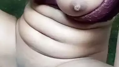 Desi nude girl plays with her boobs and pussy