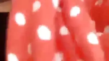 Hijabi lady sucks a professor’s dick in Pakistani sex video