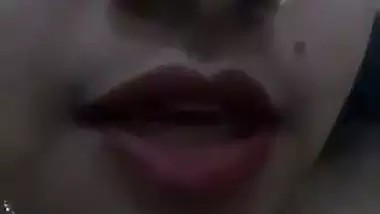 Horny Indian bhabi masturbating MMS selfie