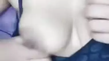 Stripchat young bhabhi showing topless body for money