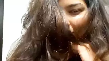 Seductive Indian girl topless big boobs showing selfie