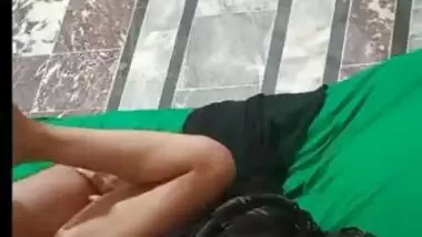 A hijabi lady gets fuck by her shauhar’s rich friend