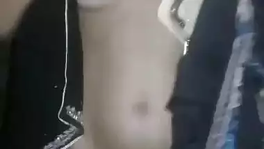 Paki bhabi show her boobs and pussy