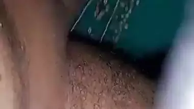 Village lady’s desi blowjob makes a man cum profusely