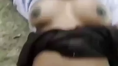 Tamil girl outdoor fucking on the rocks with boyfriend