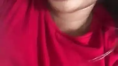 Sexy Girl Shows Boobs and Pussy