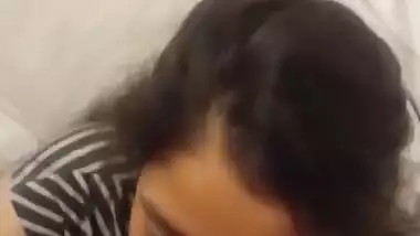 Cute looking desi blowjob sex video