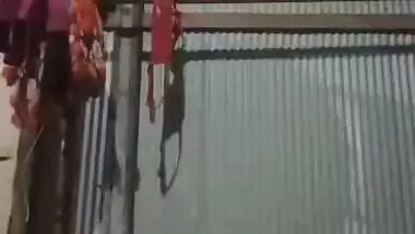 Bangla sex video of a poor aunty bouncing on a plastic bottle