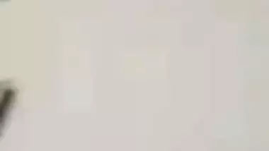 Slim married Tamil wife sharp boobs showing viral MMS