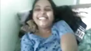 Indian Teen Reveals Her Tits