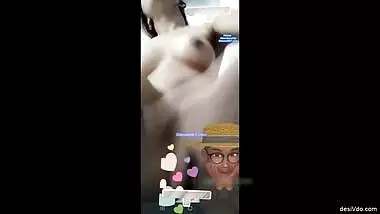 Desi Girl Nude Show on live with Heavy Fingering