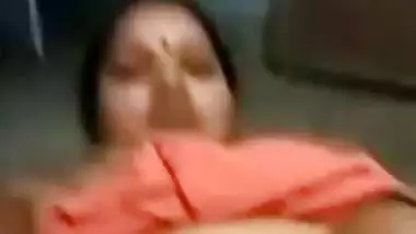 Desi aunty fingring with video call