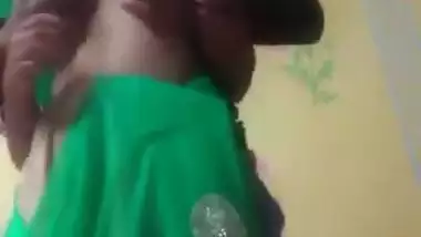 Girlfriend in saree lets boyfriend press her big boobs