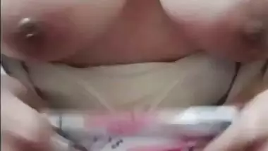 Huge milky boobs popping out â€“ sexy Indian girlfriend