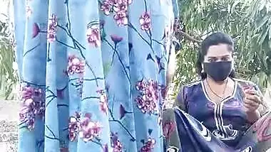 Two indian house wife live showing their pussy