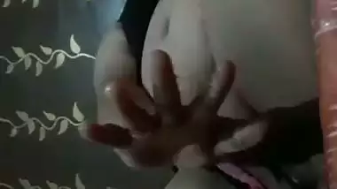 BBW Indian aunty masturbating