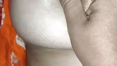 Village wife big melons pressing and pussy fucking