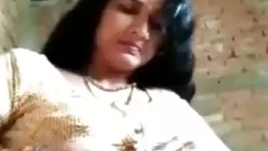 Desi longhair bhabi showing privete parts
