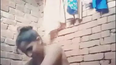 Dehati desi bathing merged video leaks
