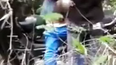 Nepali couple’s outdoor xxx video on a bike