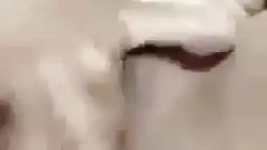 Bhabhi in pink bra goes nude in Bengali viral fingering