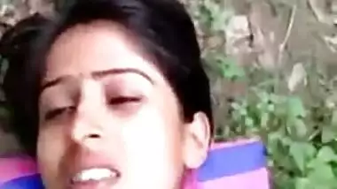 IndiaN beautiful village girl pussy forest