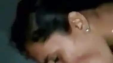A village lady’s Tamil blowjob makes her man cum