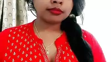Big boobed Sridevi Thyagarajan cleavage hint