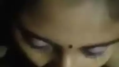 Beautiful Bengali Desi XXX wife sucking dick of her husband MMS