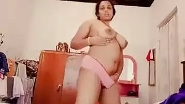 Indian Quarantine Selfie Nude Challenge
