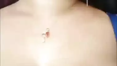 Chubby bhabhi striptease big boobs and pussy show