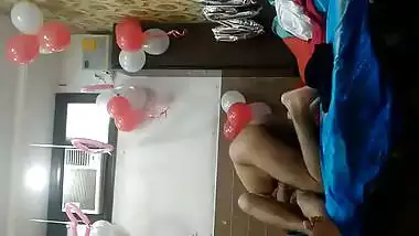 Loud moaning Indian XXX video with friends wife