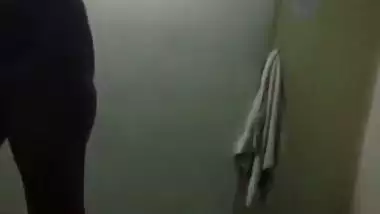 Office girl stripping and cleaning dick – Staff sex leaks