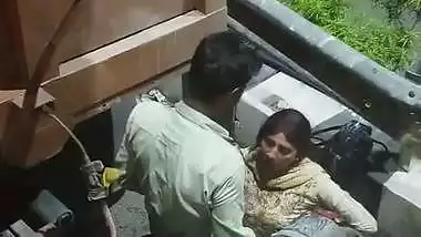 Roadside romance and sex caught by employee viral clip