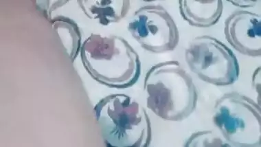 Young Desi babe shows her beautiful body shapes on camera XXX