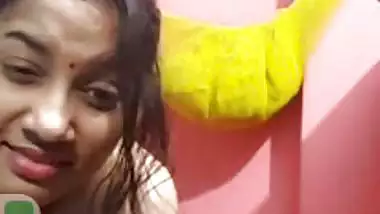 Bhabhi opens blouse and sits naked for fingering