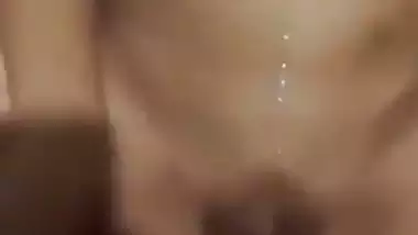 Uncle fucks his 18 yr old niece in Nepali sex video