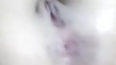 Desi mms sex of an 18-year-old girl fingering her asshole