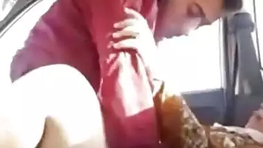 Pakistani couple fucking on the car